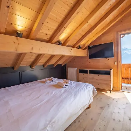 Beau Gustave 4 50m Piste Huez Express Chalet